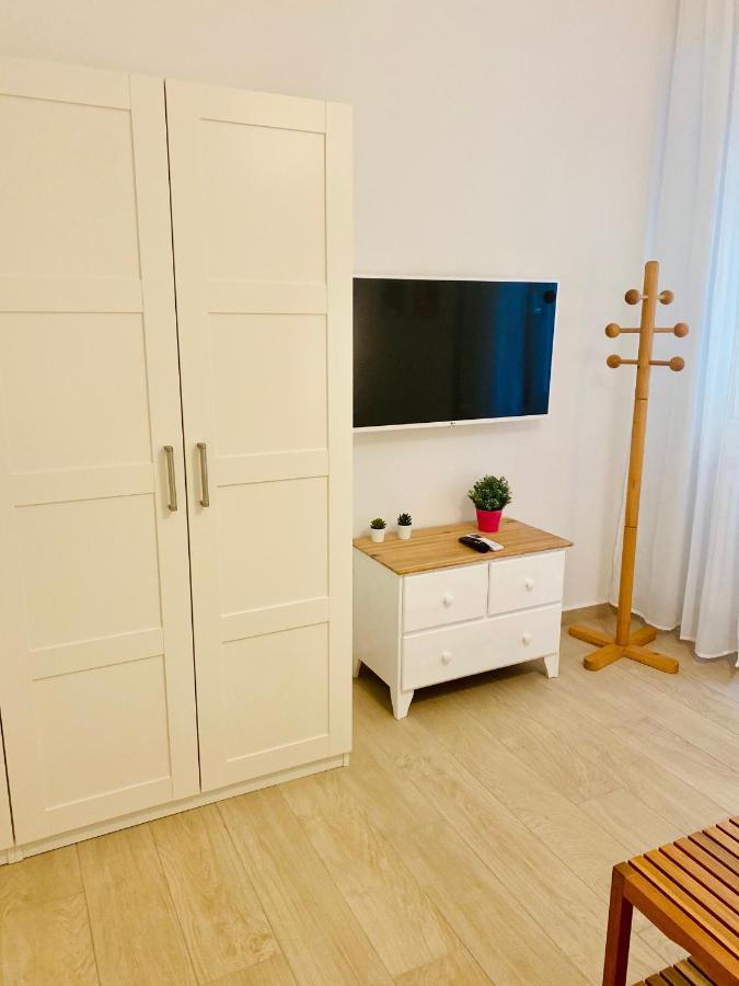 Modern City Apartment Módena Exterior foto